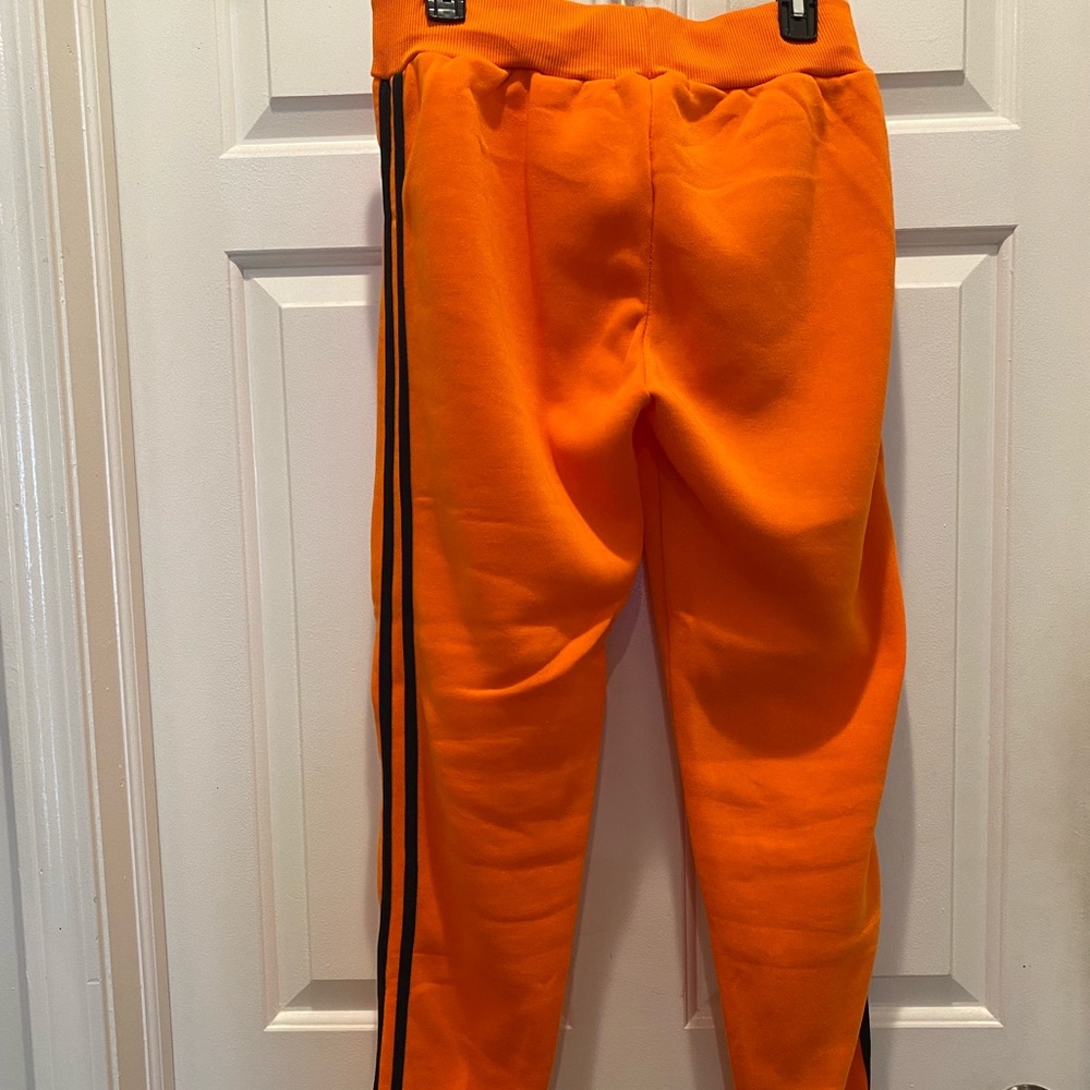 Jogger Set - Picture 7 of 7